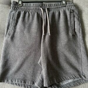 Like new Men’s H&M grey shorts